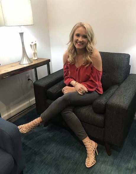 Emily Osment top pornstar img