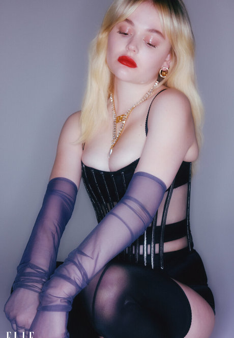 Emily Alyn Lind pornstar high quality images