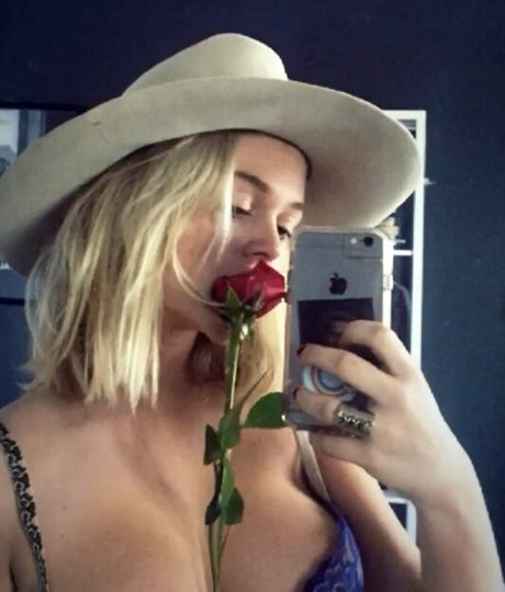 hot mature onlyfans naked gallery