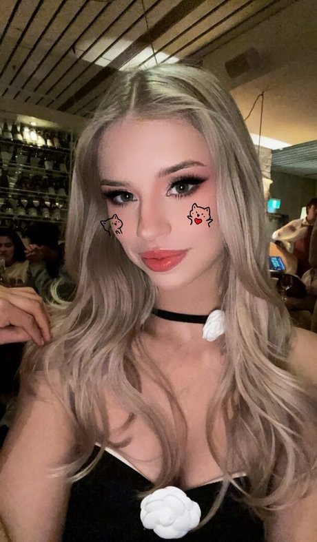 Berticuss model hot images