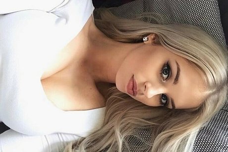 british blonde onlyfans hot sexy pictures