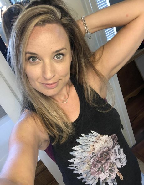 pretty pussy onlyfans free nude img