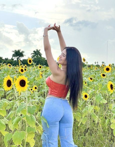 Karina Guerrero nude actress images