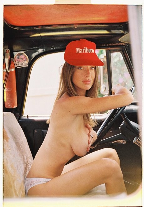 Amanda Tutschek erotic star photos