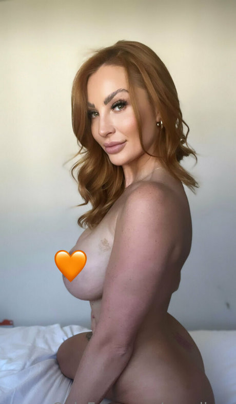 xxxelle x naked star photos