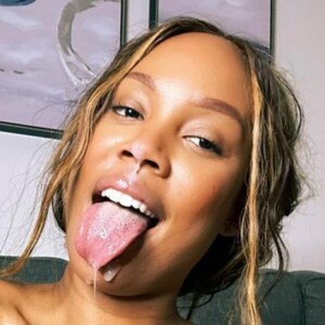 msaugustskye pornstar pretty img