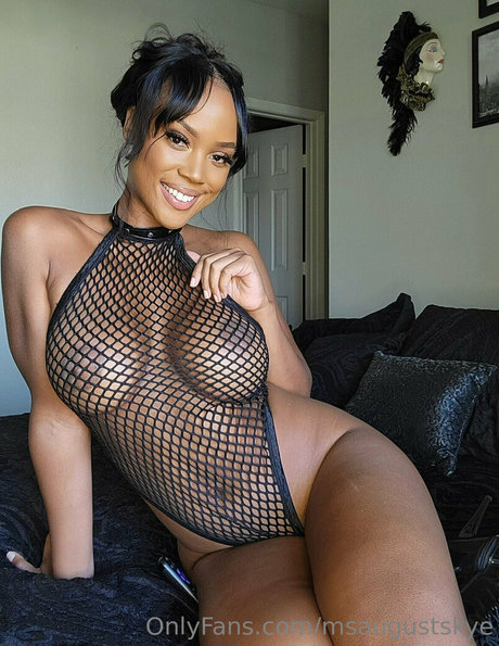 msaugustskye naked actress gallery