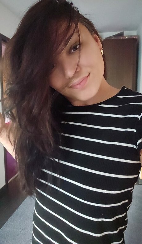 FoxyKara hd model images