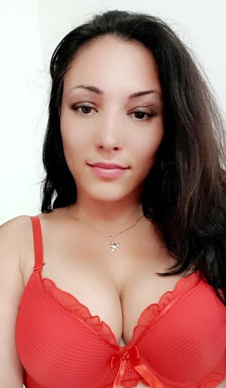 FoxyKara model pretty photos