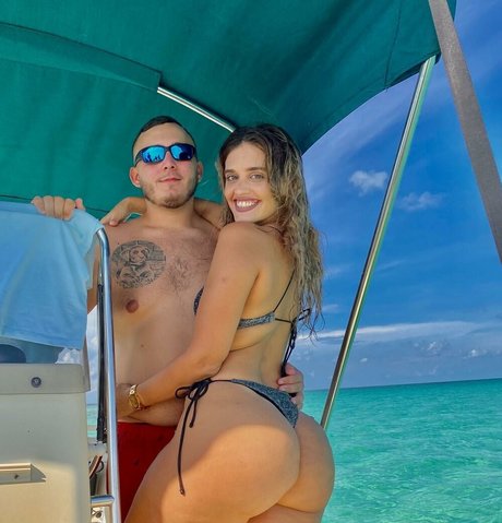 Nadia G porn model img