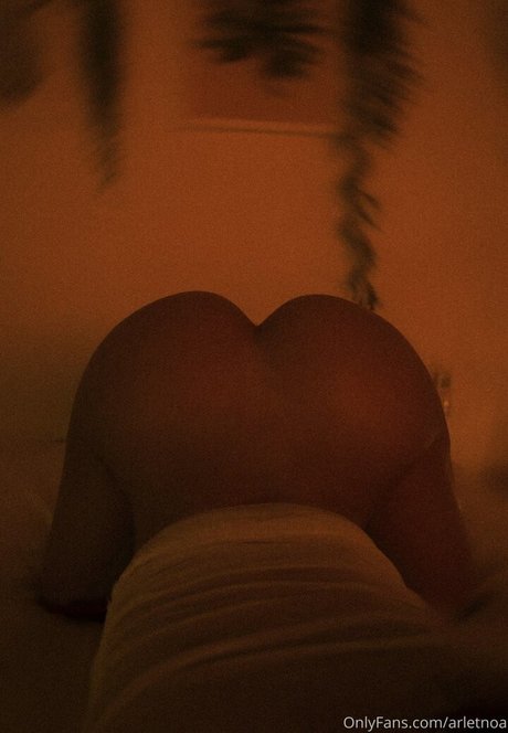 Arletnoa model nice gallery