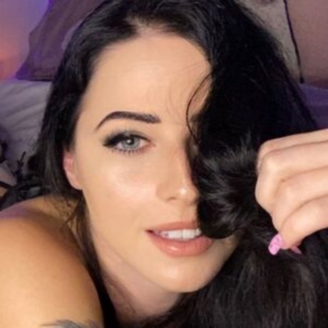 Devindelaney high quality actress picture