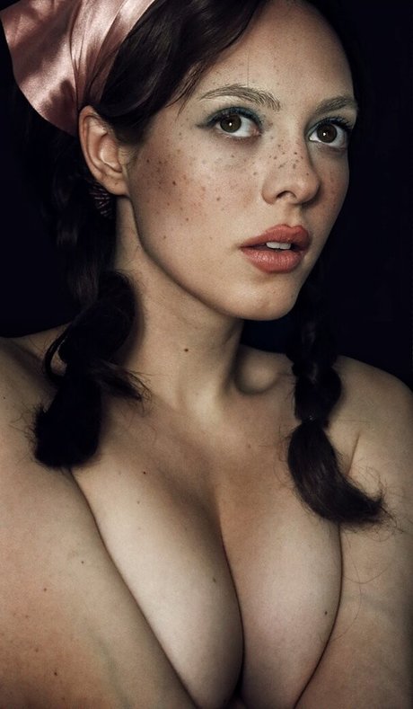 Kirsten Ria perfect pornstar galleries