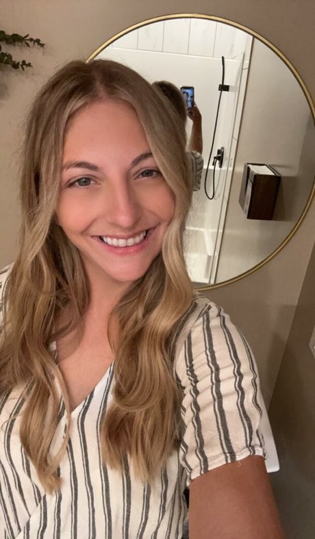 big tits and ass onlyfans pretty pic