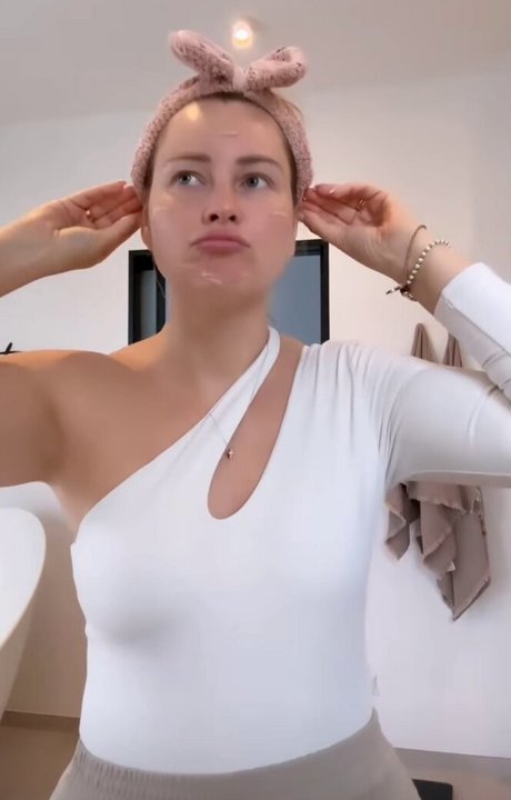 squirting onlyfans art porn pic