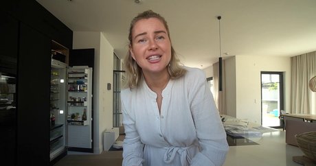 pretty onlyfans free photos