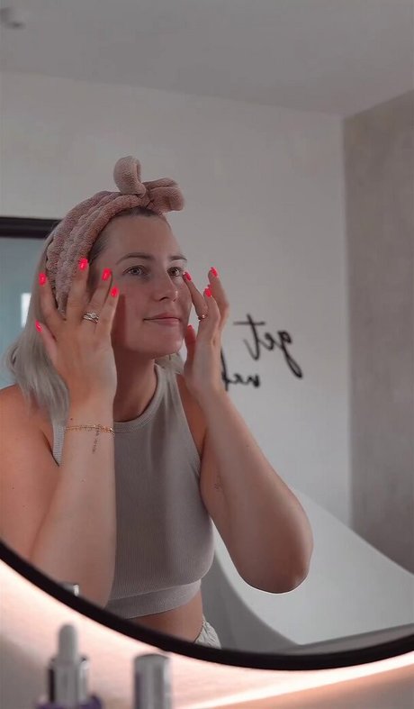 british blonde onlyfans hot nude images