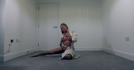 blonde handjob onlyfans xxx gallery