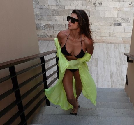 thick latina milf onlyfans sexy naked images