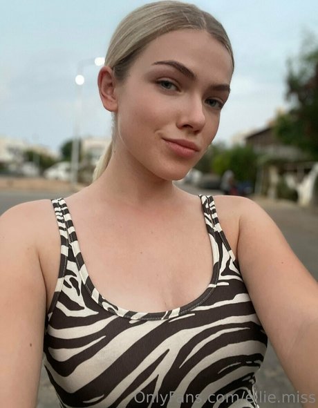 male straight onlyfans top pictures