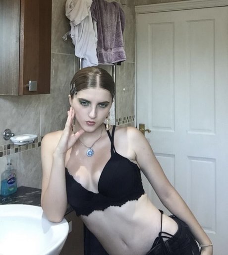 Badwolfemjay star erotic photos