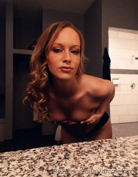 nicolesxxx pornstar pretty img