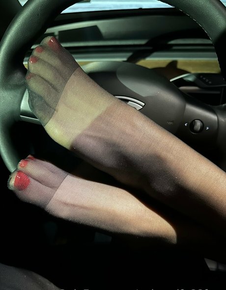 nylonwife88free free actress img