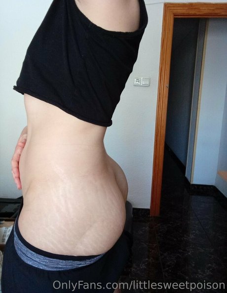 huge shemale onlyfans free nude image