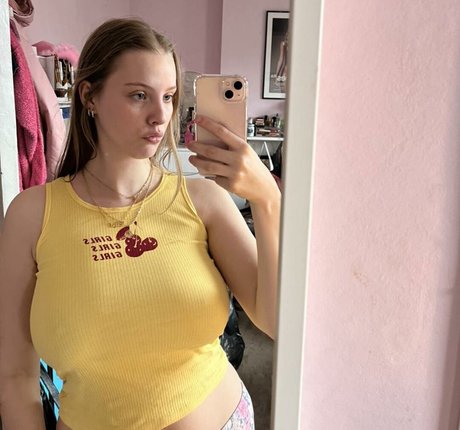 Eliza Goldsmith adult model photo