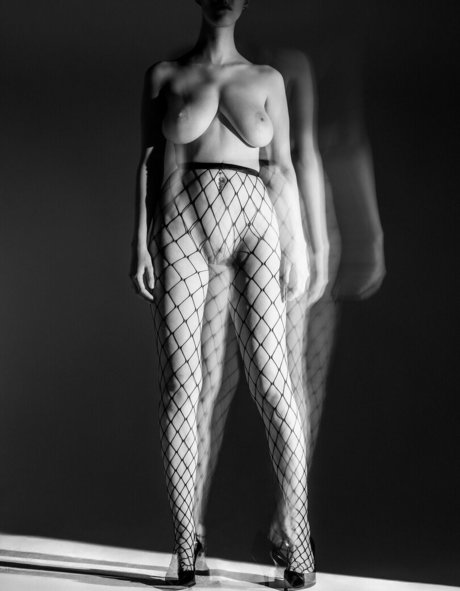 Eliza Goldsmith hot star pictures