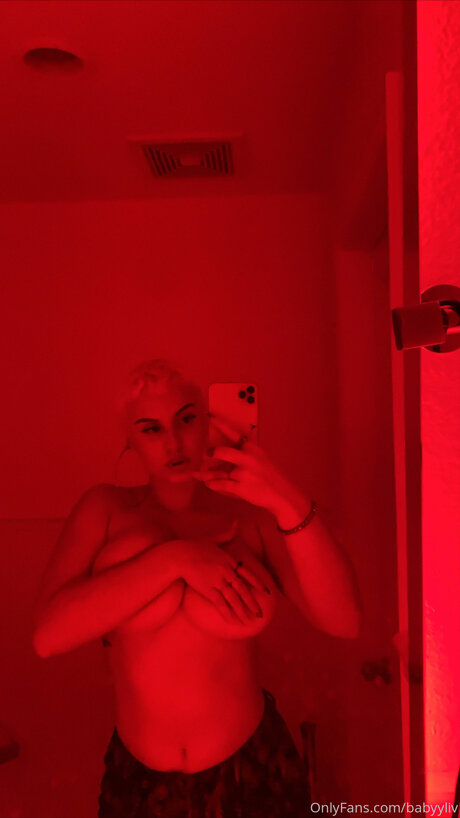 BabyyLiv naked model pictures