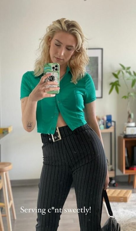 two onlyfans free nude images