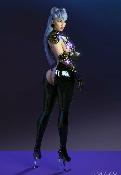 League of Legends naked actress picture