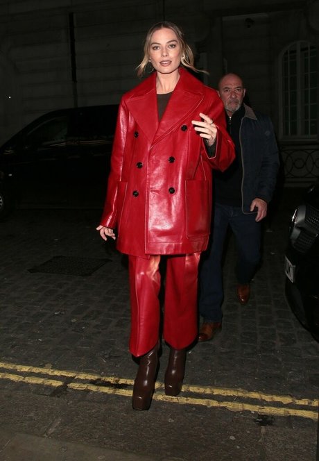 ebony smoking onlyfans free gallery