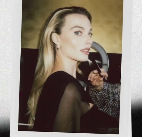 Margot Robbie model nice galleries