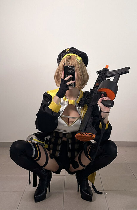 Biya model exclusive picture