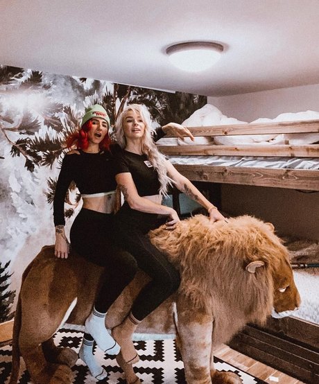 Lights Poxleitner hot star archive