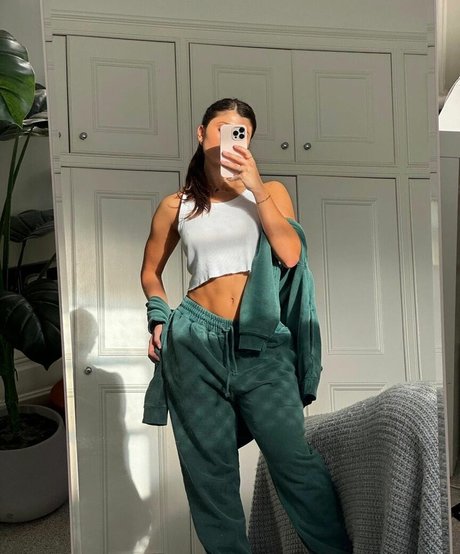 livefitelle pornstar erotic img