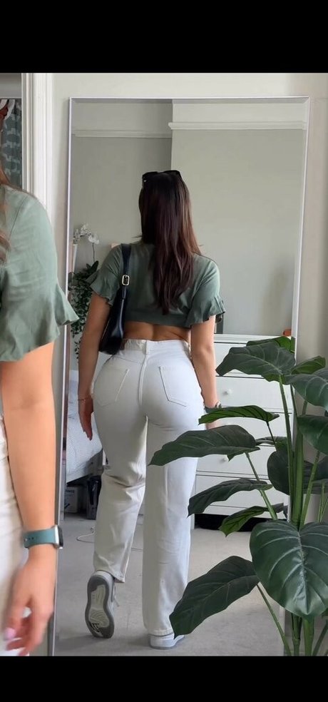 chubby girls onlyfans pornographic picture