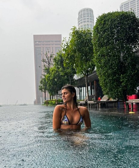 livefitelle model nice photos