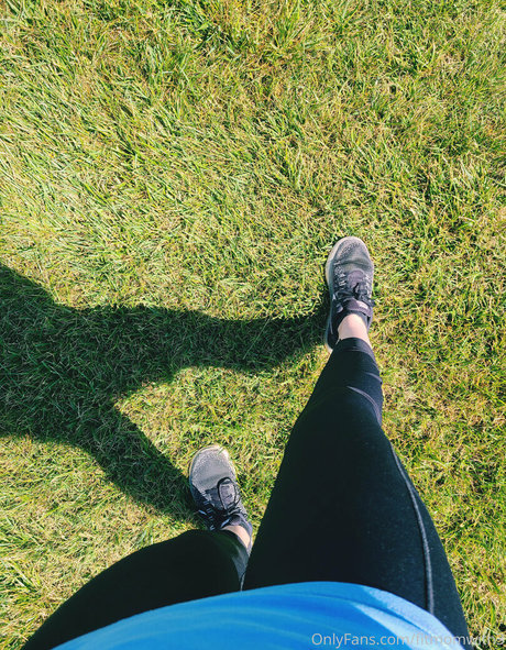 fitmomwith3 star nude image