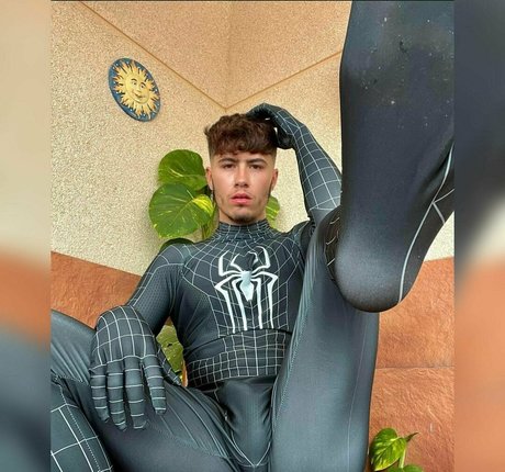 maxkingfree star naked photo