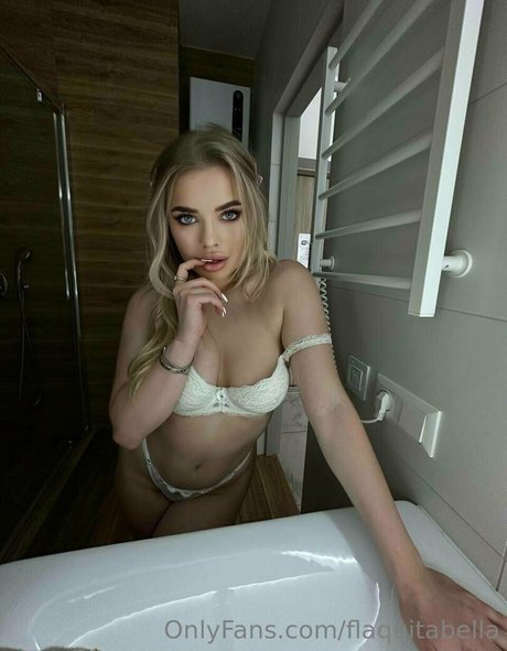 flaquitabella model nude pics