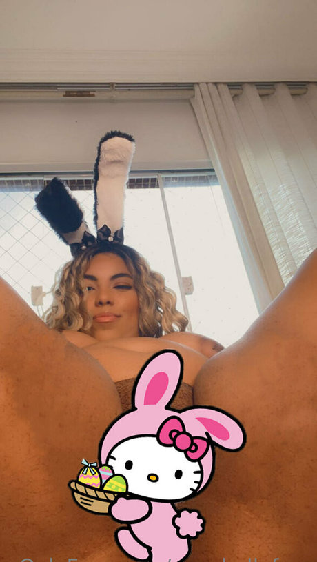 peachellafree star naked picture