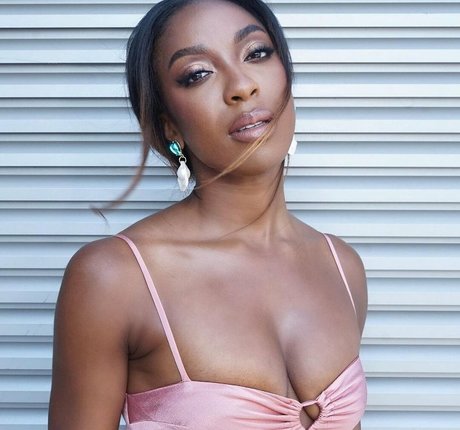 Ego Nwodim model naked photo