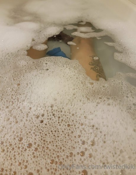 twistedkiki high quality model pic