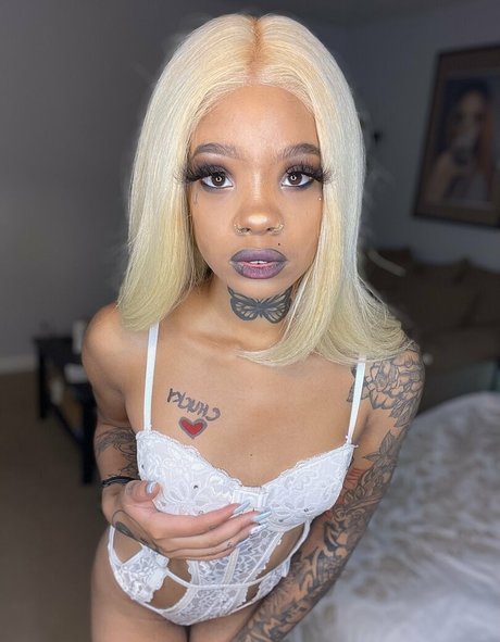 tiffanylannettevip nude actress pic