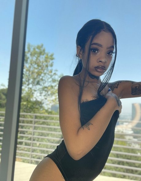 tiffanylannettevip beautiful pornstar photo