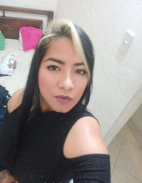 kanelamorena model pretty pics