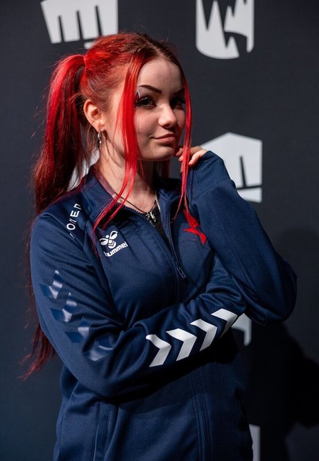 shemale outdoor onlyfans sex picture